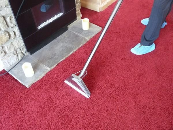 Hot water extraction carpet cleaning